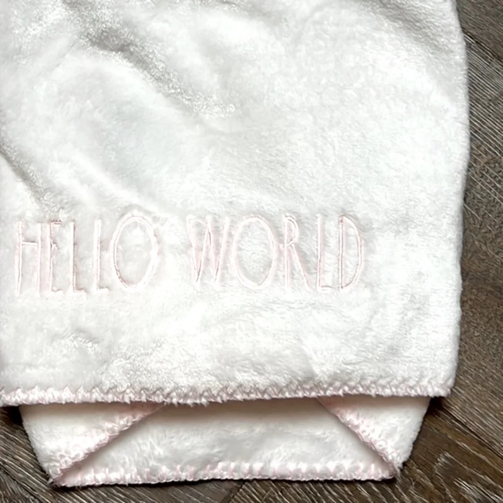 HOME - Rae Dunn - ‘Hello World’ 30” x 40” soft plush baby blanket. NWT Last one!